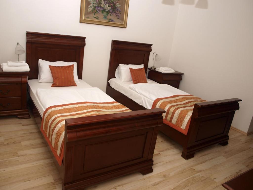 Hotel Oko Nitra Quarto foto